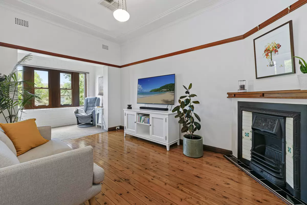 30A Kenilworth Street, Croydon Sold by Rich & Oliva - image 3