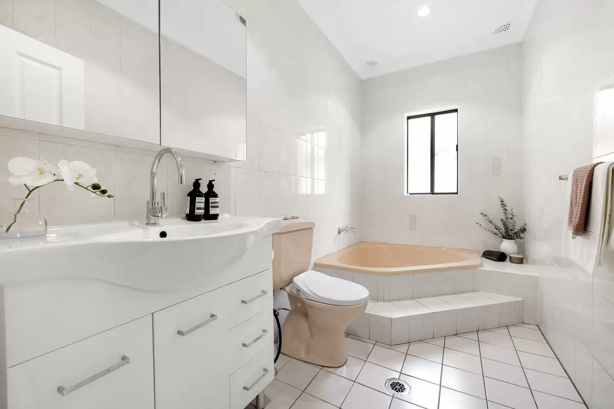 25 Crieff Street, Ashbury Sold by Rich & Oliva - image 7