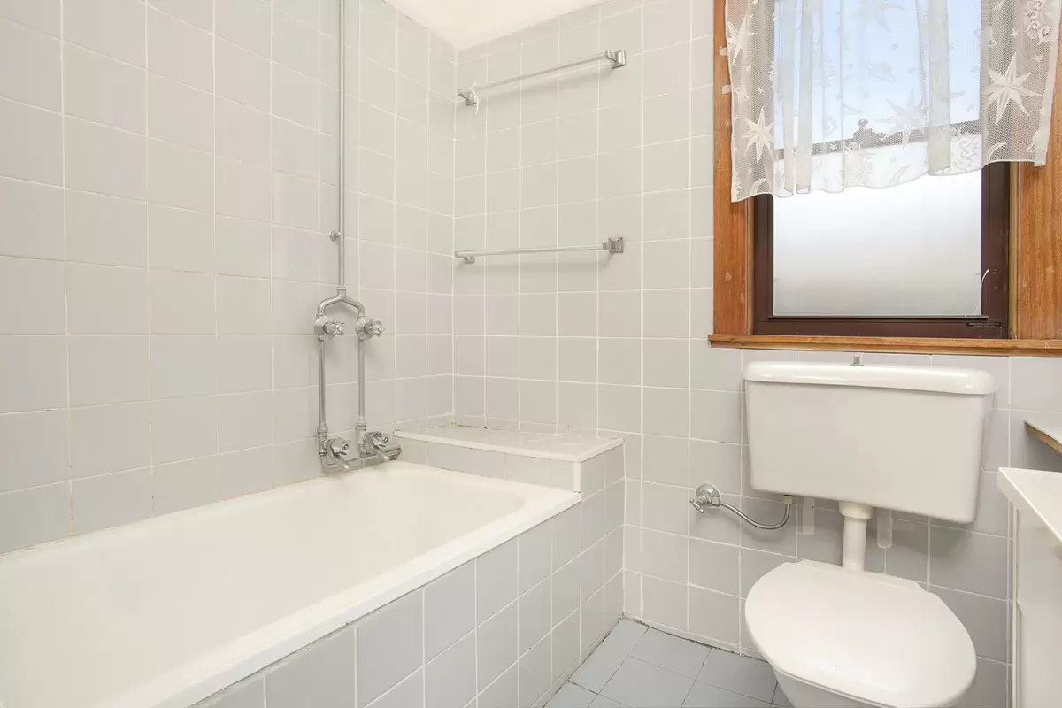 40 Walsh Avenue, Croydon Park Sold by Rich & Oliva - image 5