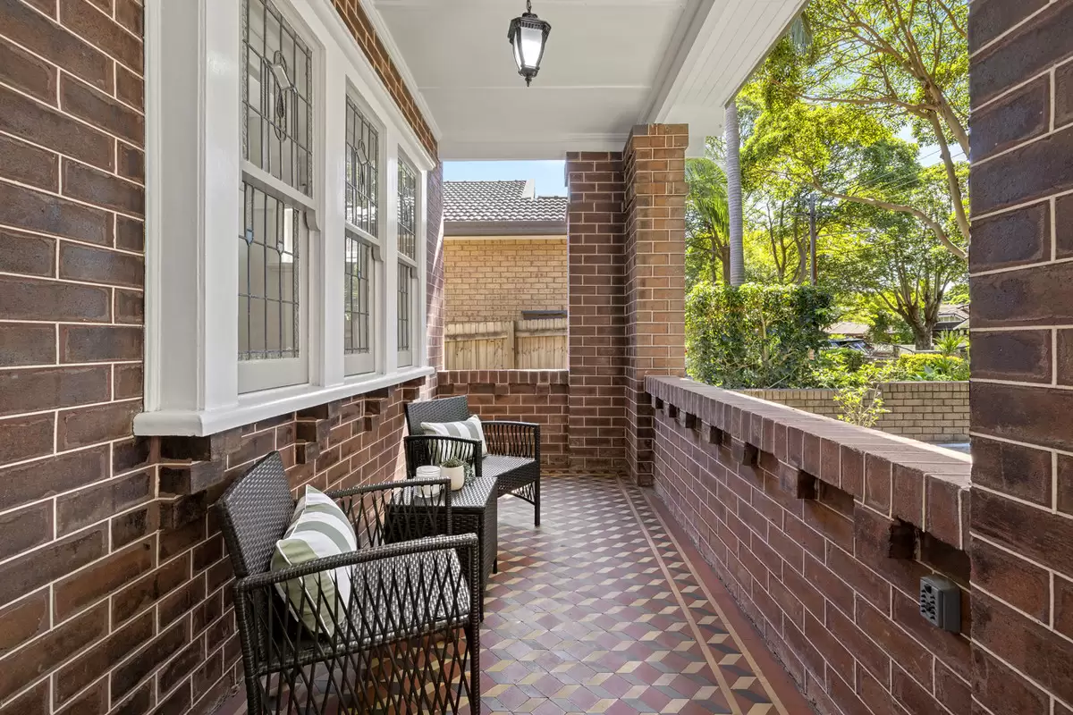25 King Edward Street, Croydon Sold by Rich & Oliva - image 2