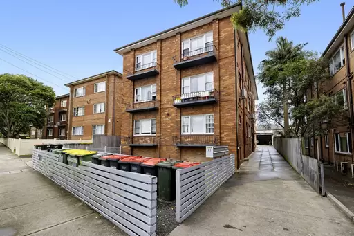 1/63 Albert Crescent, Burwood Sold by Rich & Oliva