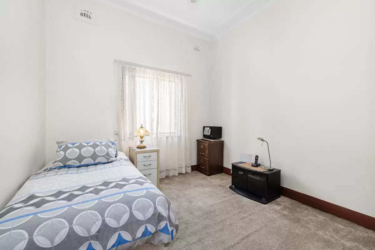 33 Third Avenue, Campsie Sold by Rich & Oliva - image 4