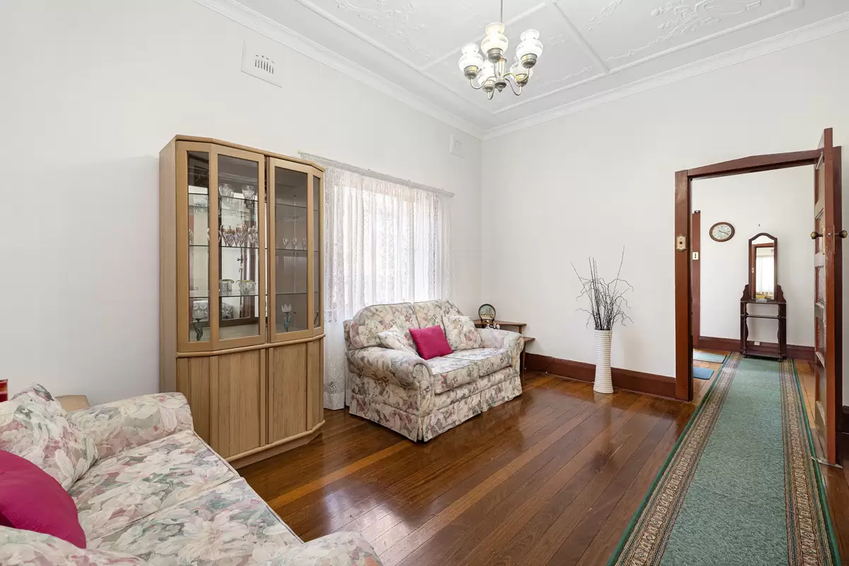 33 Third Avenue, Campsie Sold by Rich & Oliva - image 7