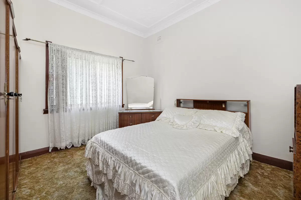 33 Third Avenue, Campsie Sold by Rich & Oliva - image 2