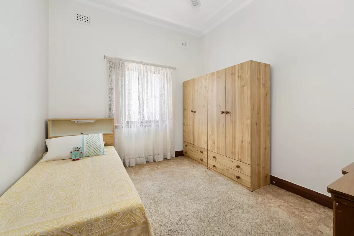 33 Third Avenue, Campsie Sold by Rich & Oliva - image 3