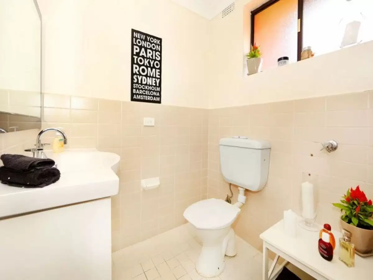 10/33 Livingstone Road, Petersham Leased by Rich & Oliva - image 5