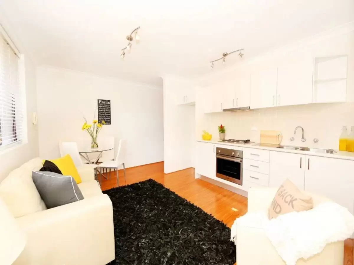 10/33 Livingstone Road, Petersham Leased by Rich & Oliva - image 1