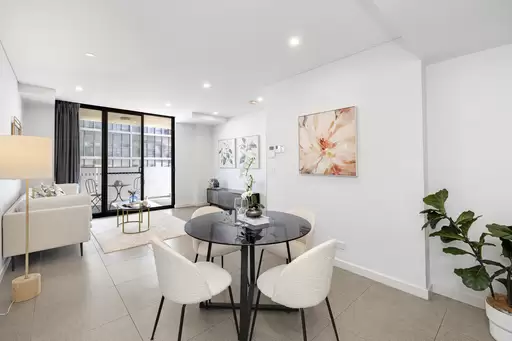 12/2-8 Burwood Road, Burwood Heights Sold by Rich & Oliva