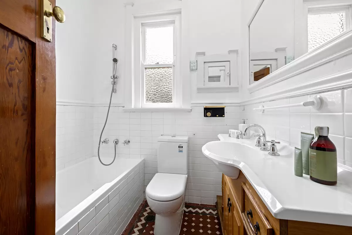12 Cantor Street, Croydon Sold by Rich & Oliva - image 7