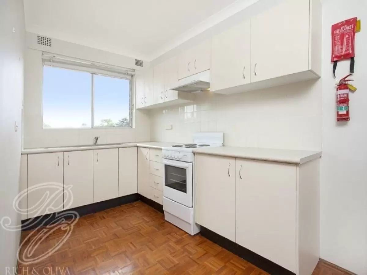 1/36 Pembroke Street, Ashfield Leased by Rich & Oliva - image 2