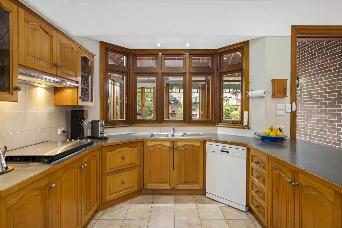 24 Lucas Road, Burwood Sold by Rich & Oliva - image 9