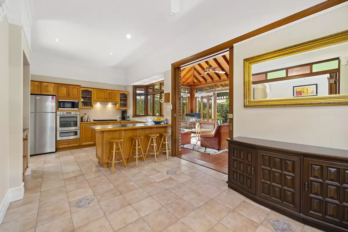 24 Lucas Road, Burwood Sold by Rich & Oliva - image 8