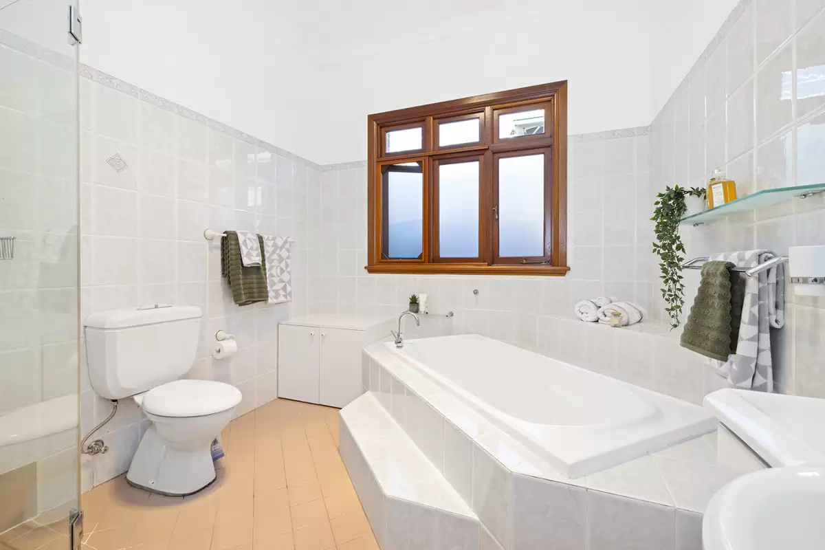 24 Lucas Road, Burwood Sold by Rich & Oliva - image 6