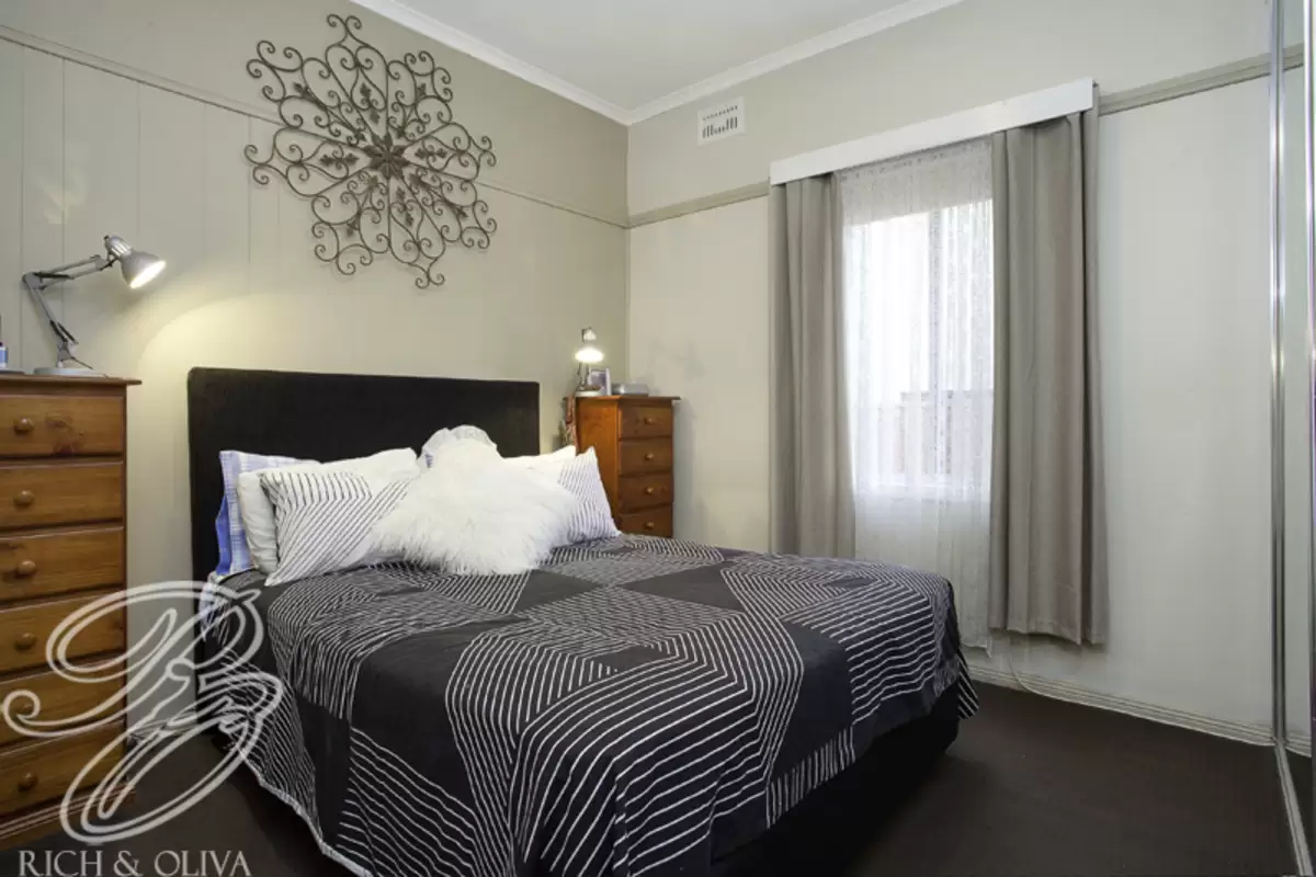 12 Adam Street, Campsie Sold by Rich & Oliva - image 5