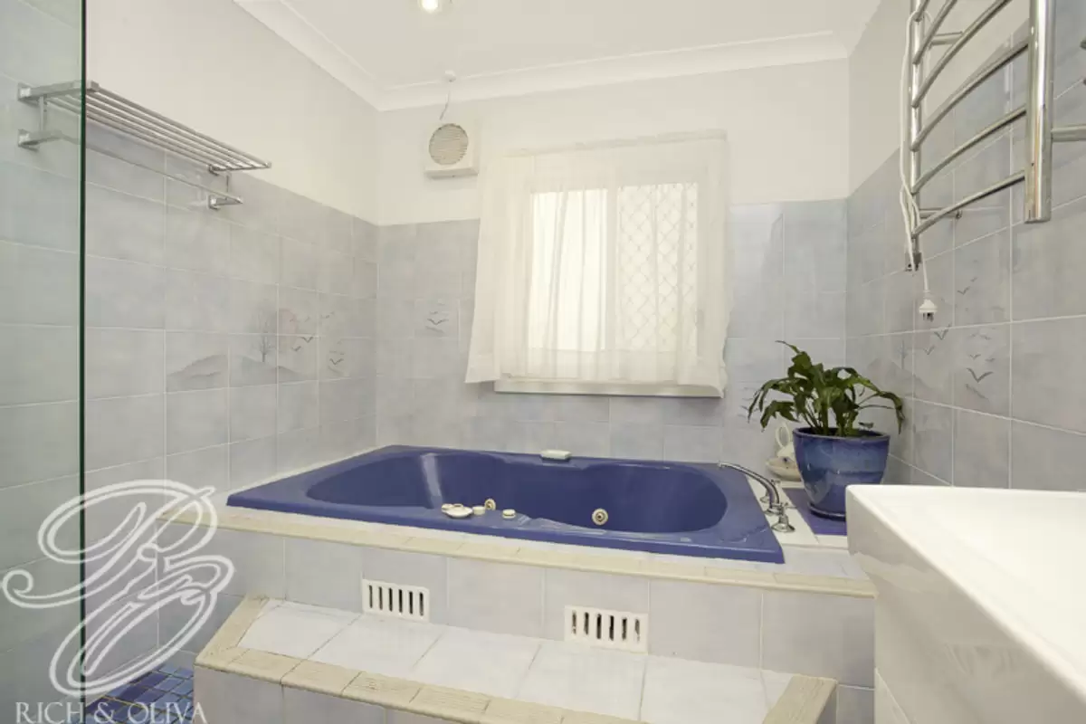 12 Adam Street, Campsie Sold by Rich & Oliva - image 7