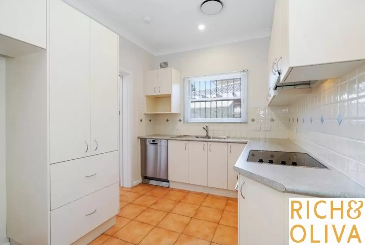 8/76 Bay Street, Croydon Leased by Rich & Oliva - image 2