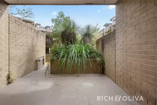 8/115 Constitution Road, Dulwich Hill Leased by Rich & Oliva