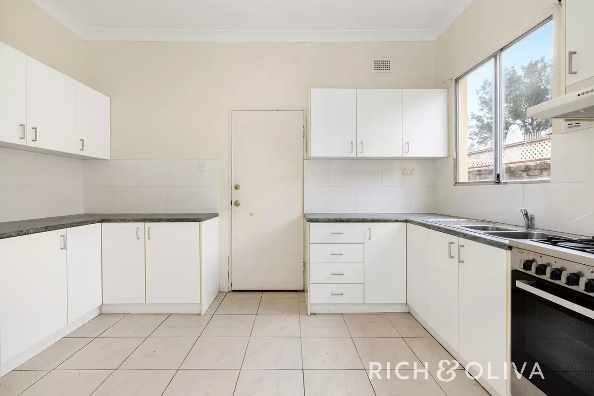 4 Percival Road, Stanmore Leased by Rich & Oliva - image 8