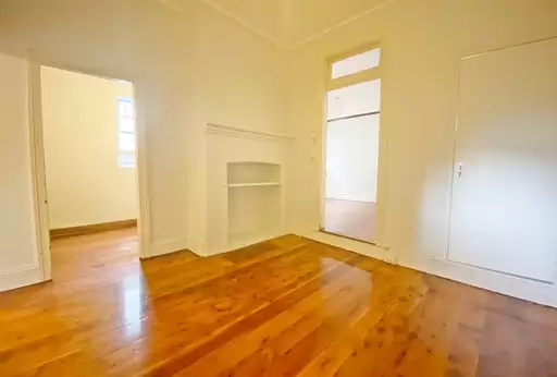 2/11A Livingstone Road, Petersham Leased by Rich & Oliva