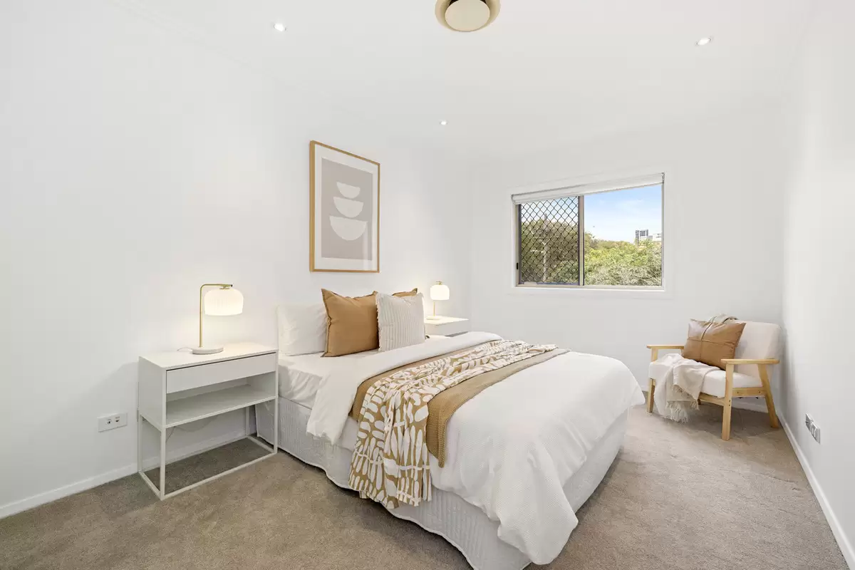 16 Webb Street, Croydon Sold by Rich & Oliva - image 9