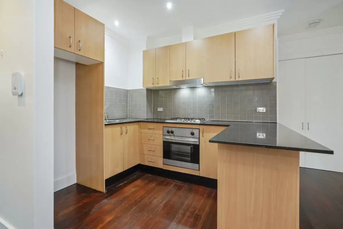 10/162 New Canterbury Road, Petersham Leased by Rich & Oliva - image 2