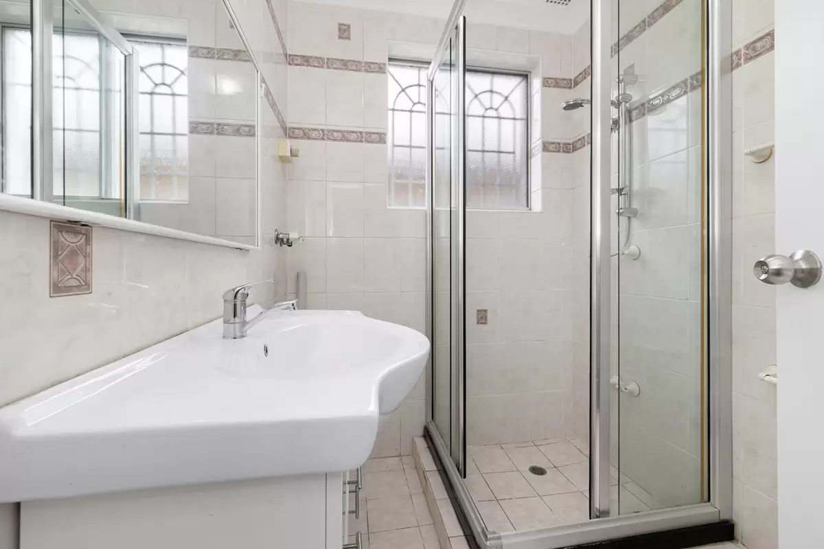 12 King Street, Ashbury Sold by Rich & Oliva - image 7