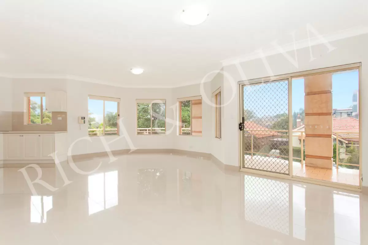 7/37 Angelo Street, Burwood Leased by Rich & Oliva - image 3