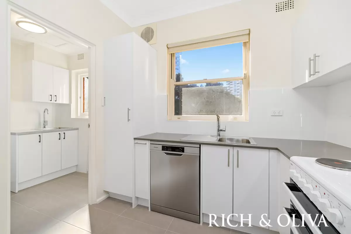 2/542 Railway Pde Cnr St Georges Pde., Hurstville Leased by Rich & Oliva - image 4