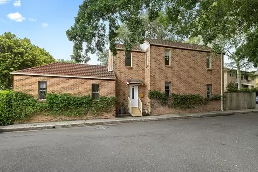 4 Terrace Lane, Dulwich Hill Leased by Rich & Oliva