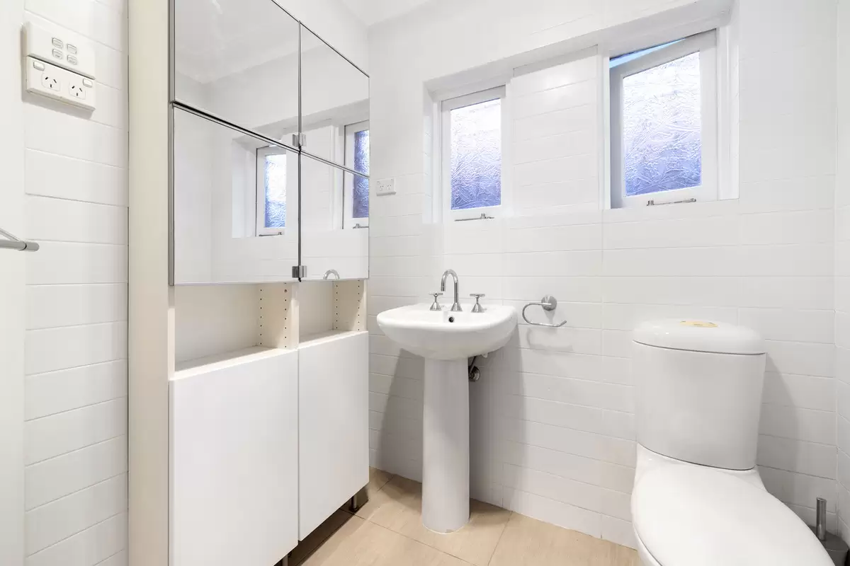 1/12 Denning Street, Petersham Sold by Rich & Oliva - image 5