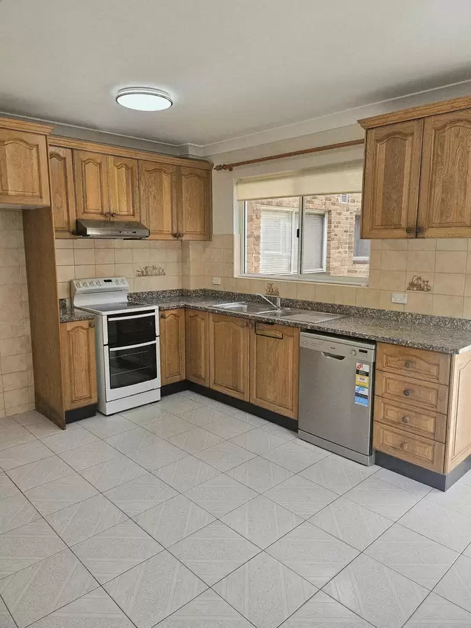 2/31-33 Pile Street, Marrickville Leased by Rich & Oliva - image 2