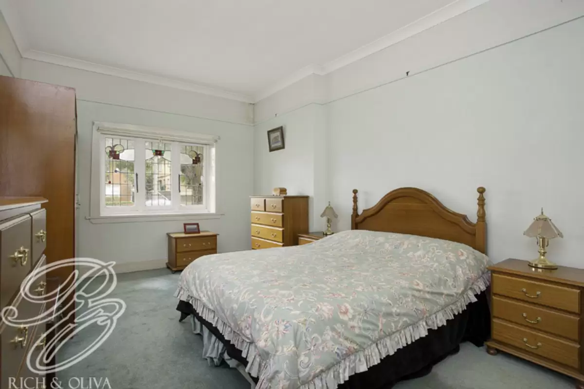 12 Hampton, Croydon Park Sold by Rich & Oliva - image 6