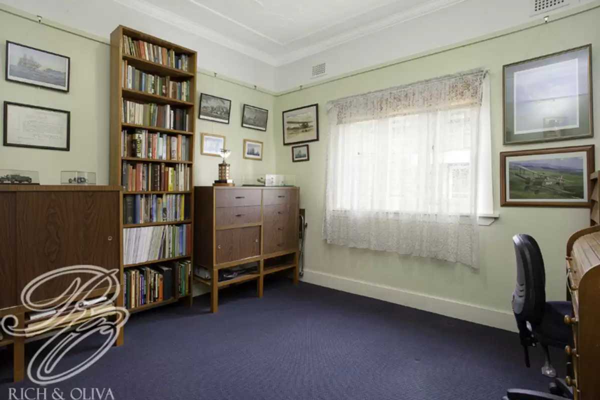 12 Hampton, Croydon Park Sold by Rich & Oliva - image 7