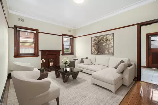 3/157 Norton Street, Ashfield Leased by Rich & Oliva