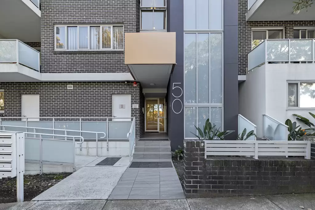 28/50 Loftus Crescent, Homebush Sold by Rich & Oliva