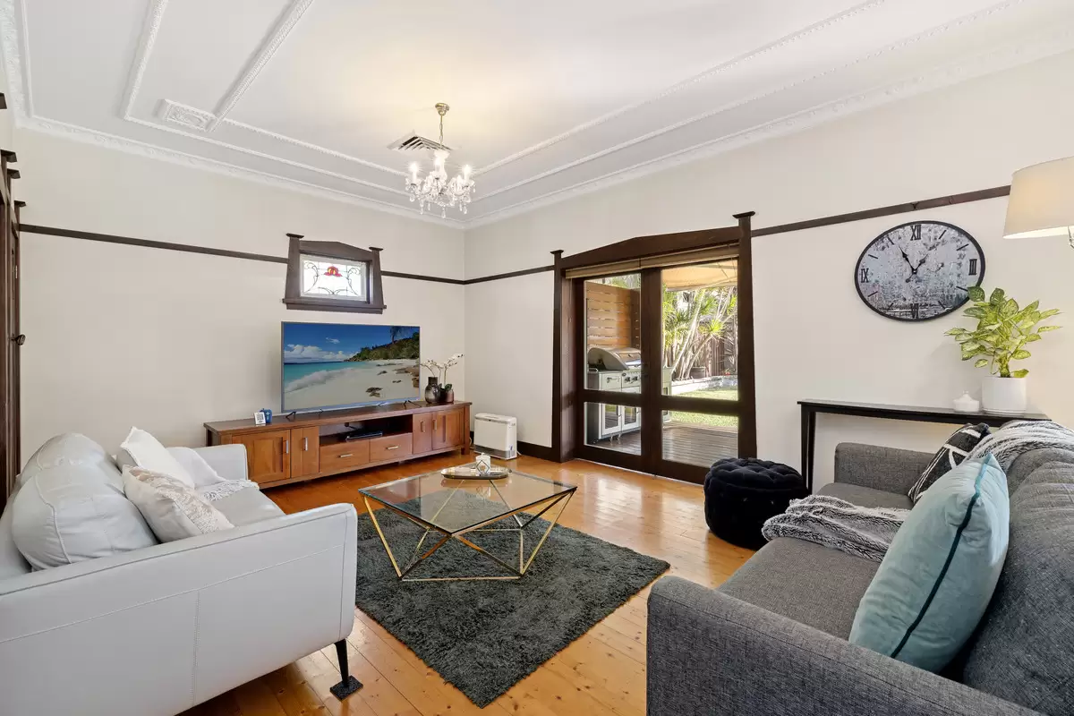 13 Acton Street, Croydon Sold by Rich & Oliva - image 15