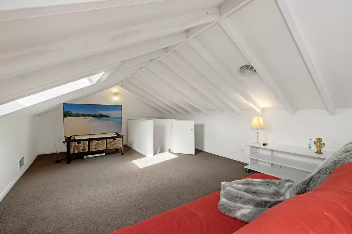 13 Acton Street, Croydon Sold by Rich & Oliva - image 13
