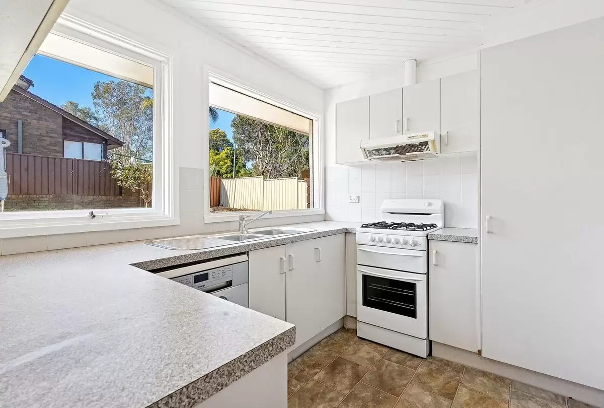 10 Bangalla Avenue, Bradbury Leased by Rich & Oliva - image 4