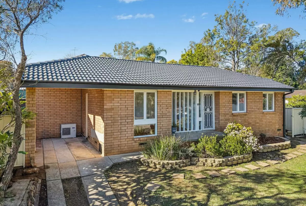 10 Bangalla Avenue, Bradbury Leased by Rich & Oliva - image 1