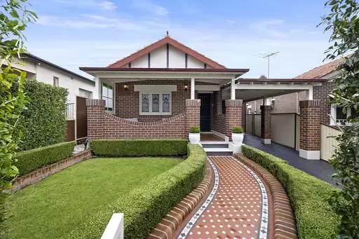 29 Howard Street, Canterbury Sold by Rich & Oliva