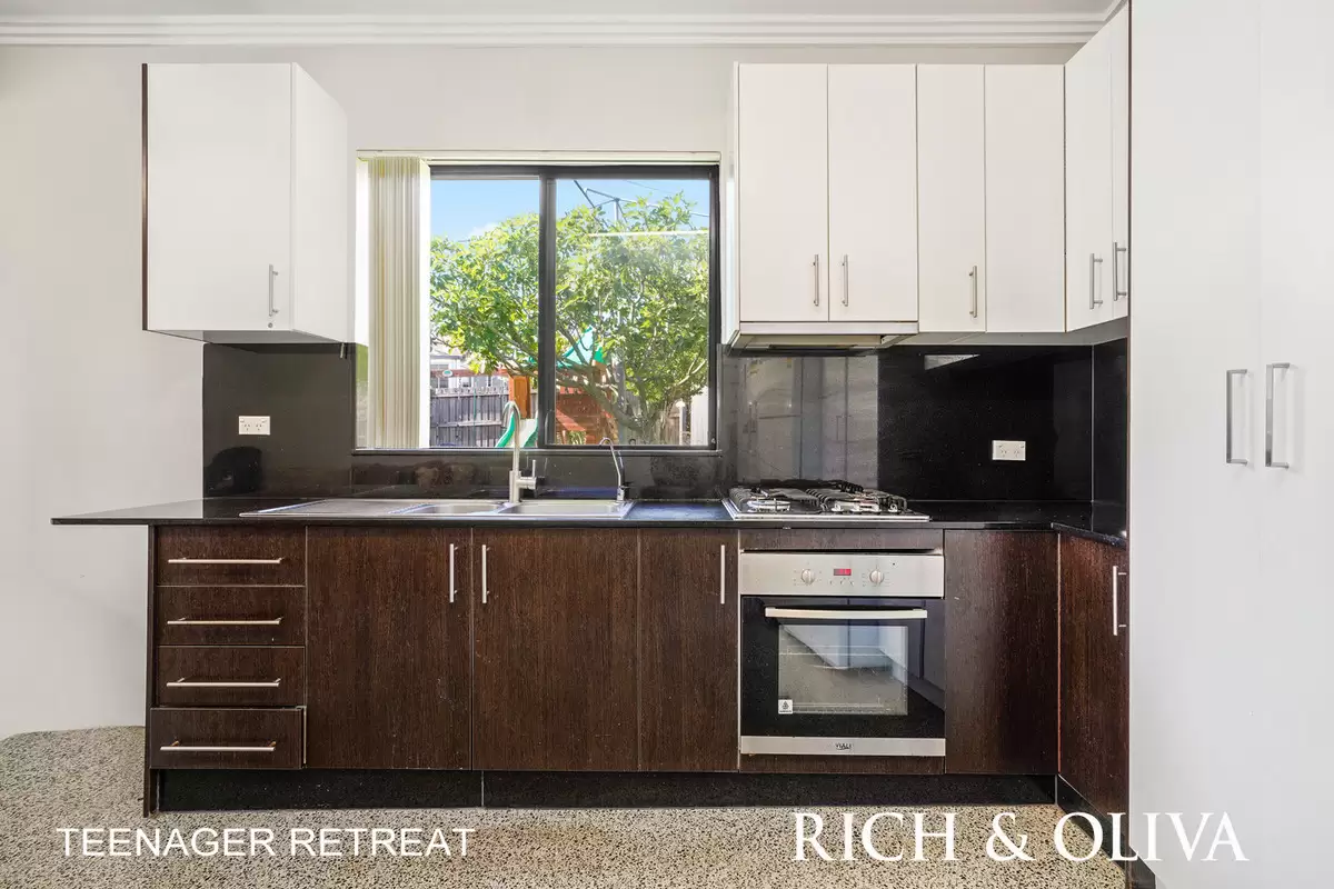 49 Greenhills Street, Croydon Leased by Rich & Oliva - image 8