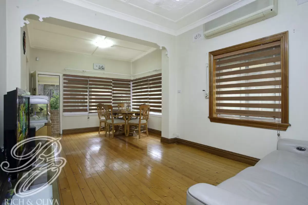 17 Sunbeam Avenue, Croydon Sold by Rich & Oliva - image 2