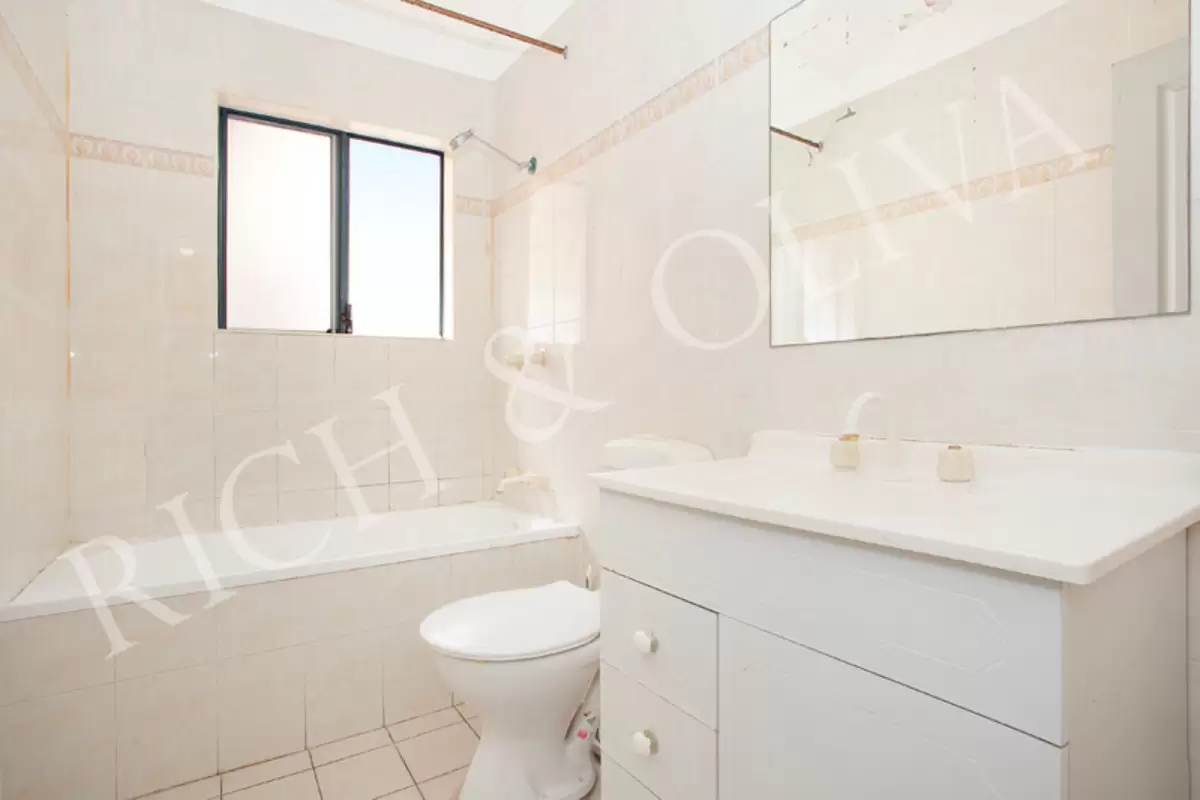12/8-10 Gloucester Avenue, Burwood Leased by Rich & Oliva - image 5