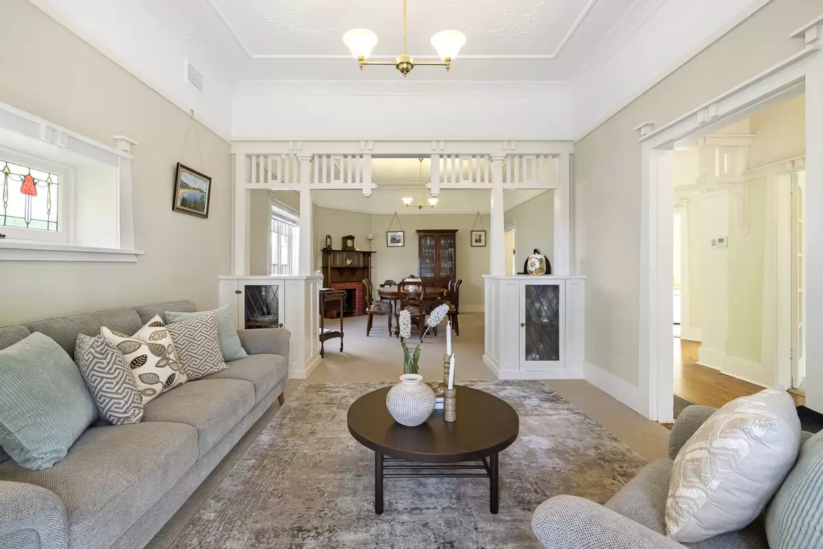 27 Ivanhoe Road, Croydon Sold by Rich & Oliva - image 5