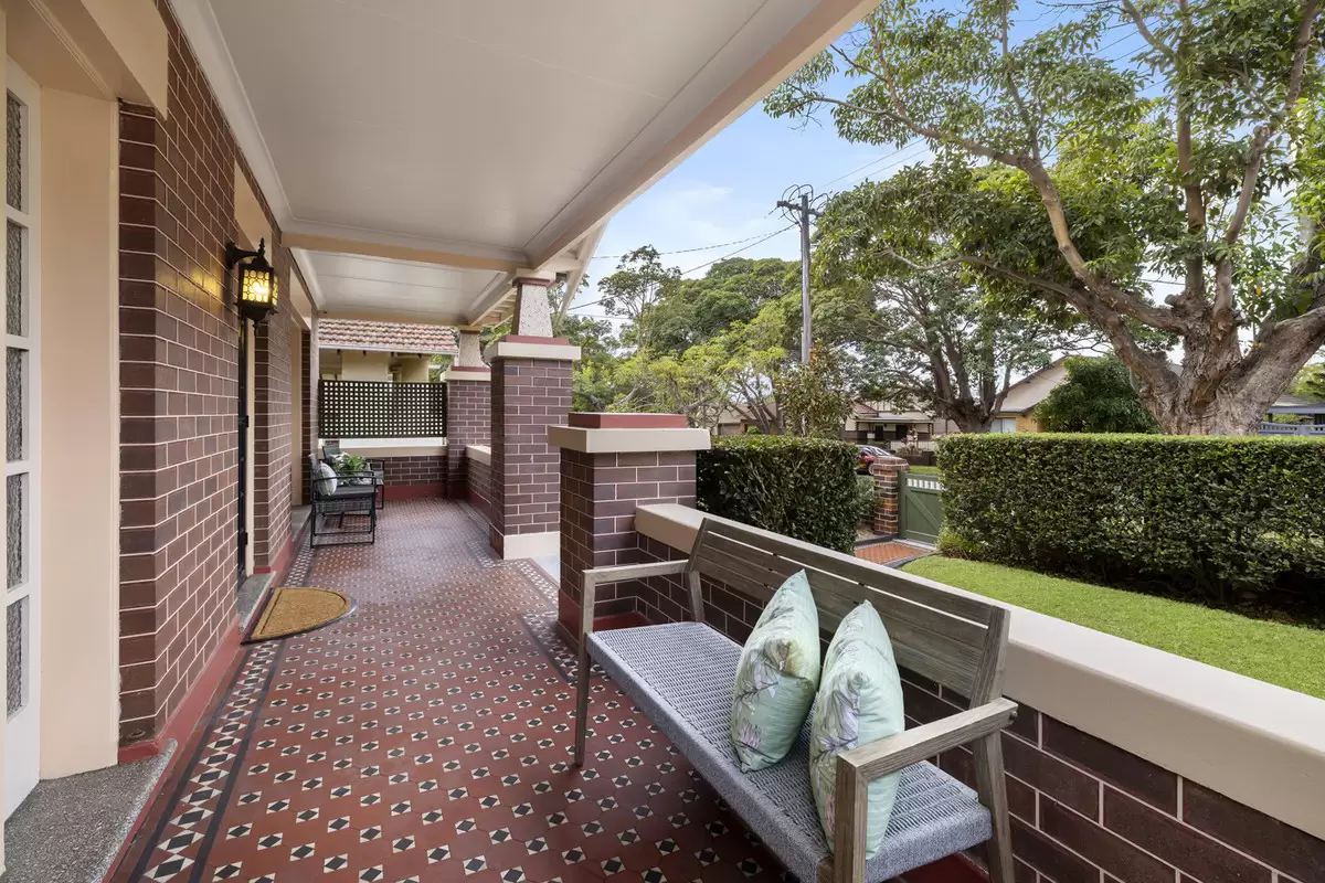 27 Ivanhoe Road, Croydon Sold by Rich & Oliva - image 3