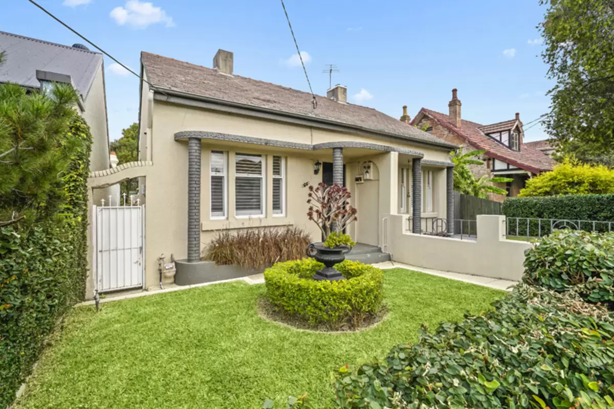 64 Fitzroy Street, Burwood Sold by Rich & Oliva - image 1