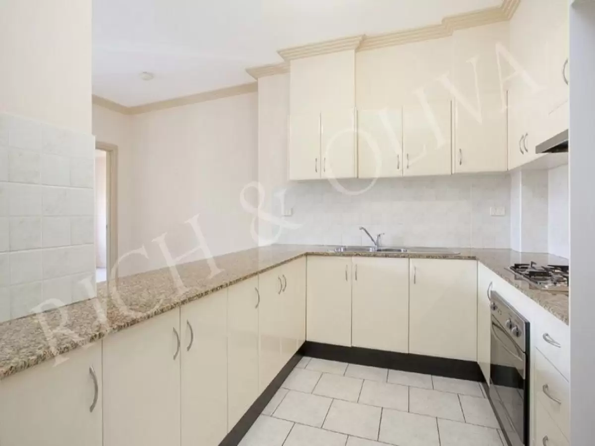 8/31 Gordon Street, Burwood Leased by Rich & Oliva - image 2