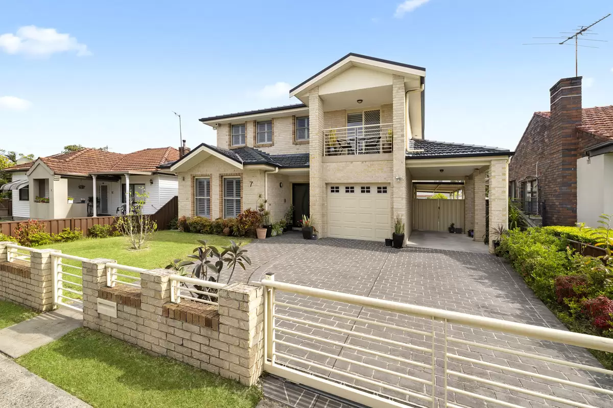 7 Fountain Avenue, Croydon Park Sold by Rich & Oliva - image 2