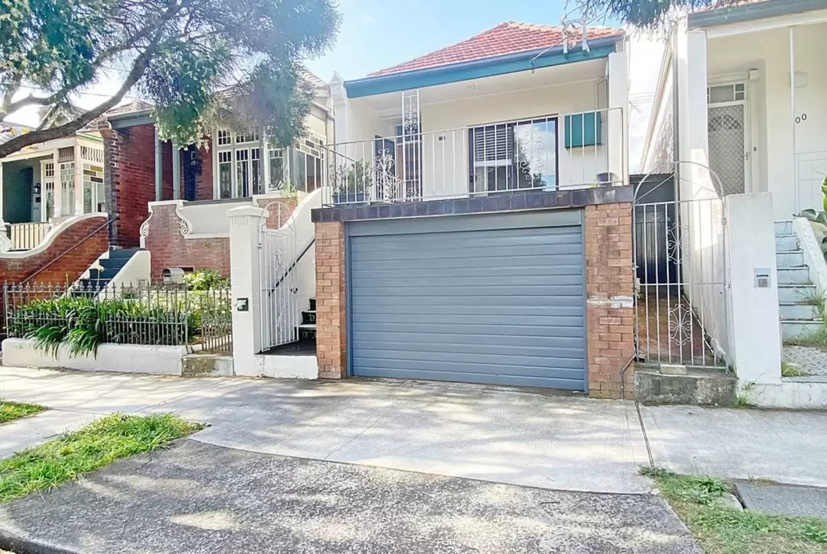 102 Albany Street, Stanmore Leased by Rich & Oliva - image 1