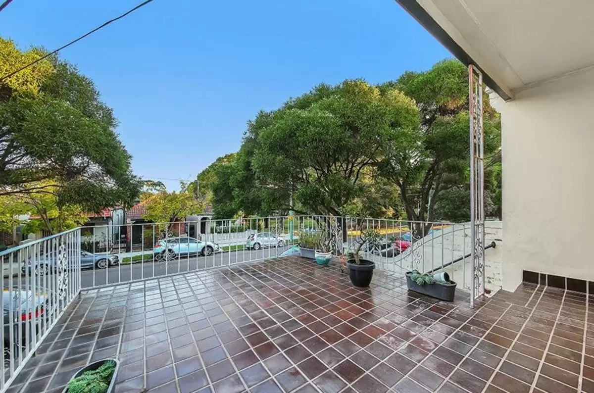 102 Albany Street, Stanmore Leased by Rich & Oliva - image 2